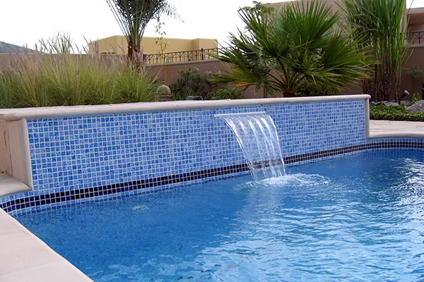 clean pool water