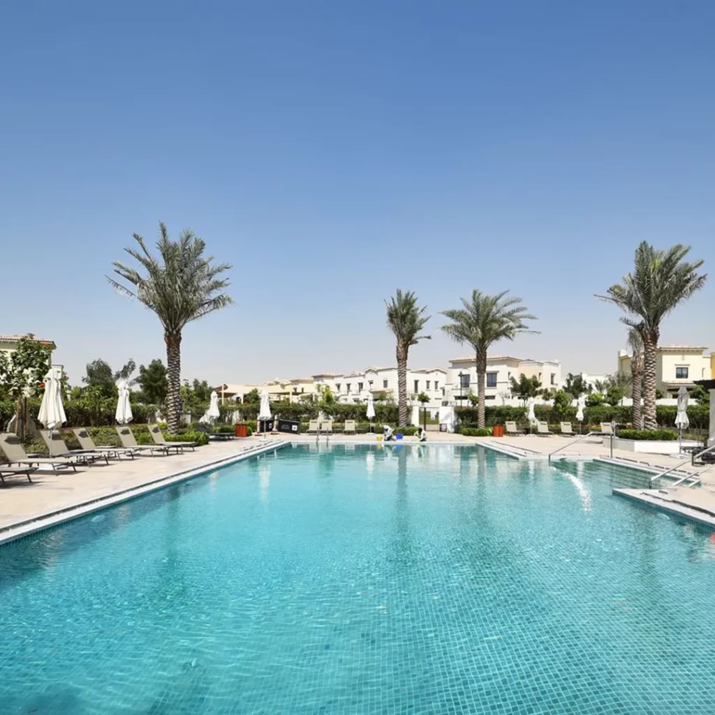 swimming pool service and maintenance