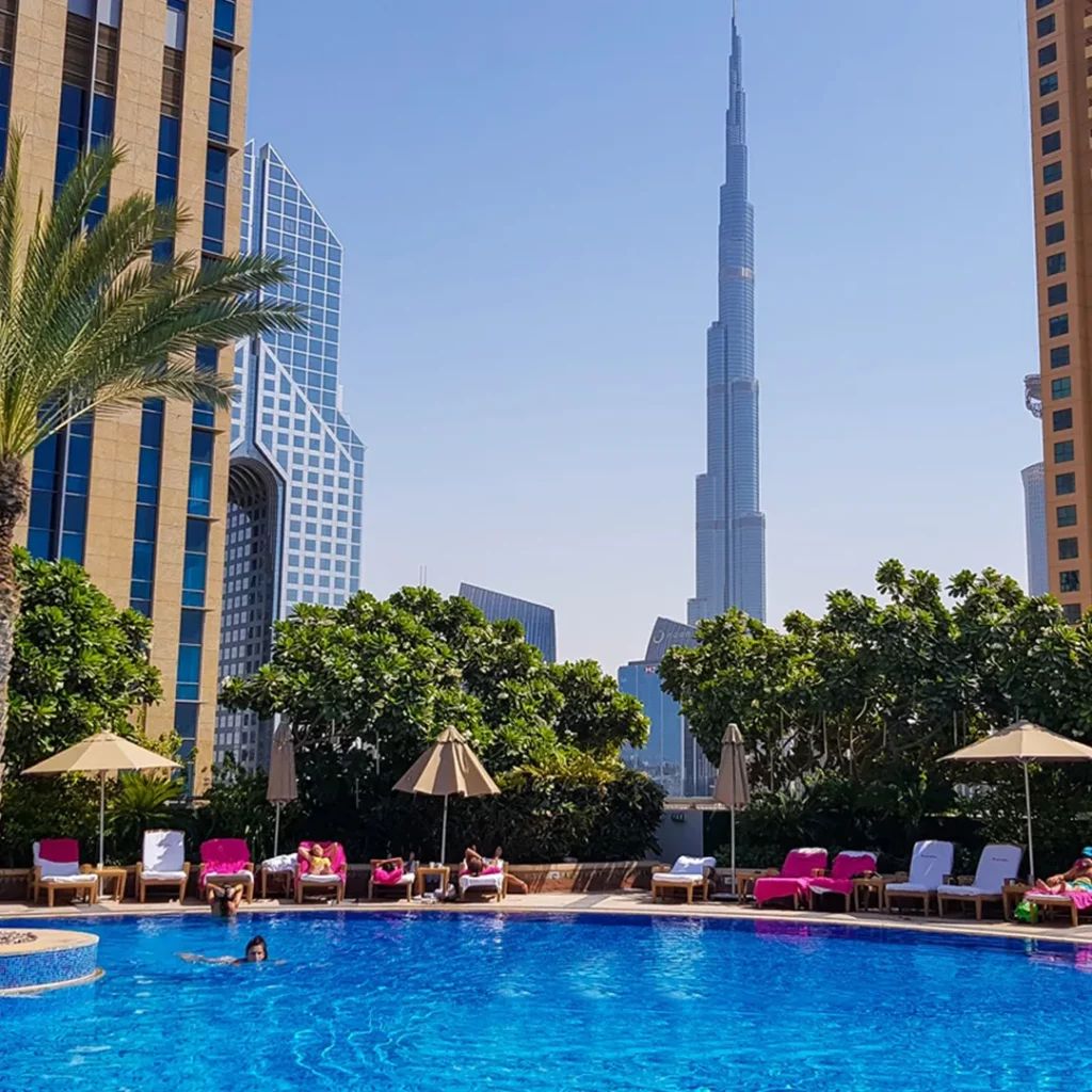 swimming pool contractor dubai
