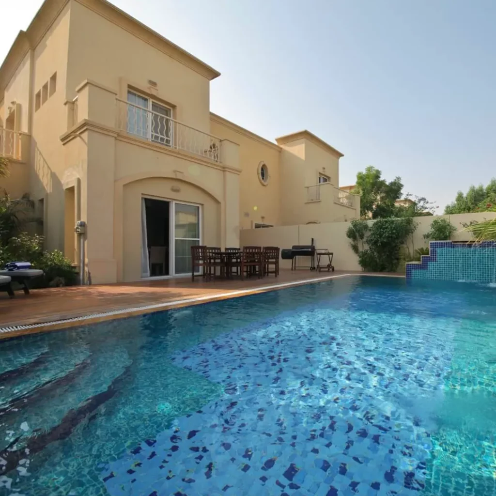 swimming pool builders in dubai